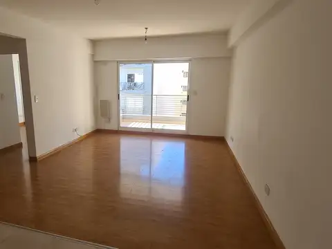 PISO DE 2AMB. 6º PISO de DIEZ  AÑOS DE ANTIGUEDAD y aprox 60Mts2 con dos Balcones