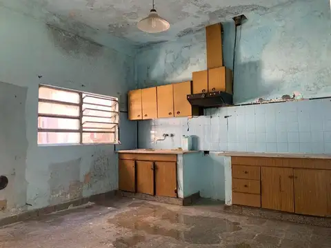 VENTA CASA CON LOCAL Y JARDIN VILLA MAIPU A REFACC