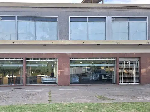 Alquiler local 430 m² s/av.Crovara