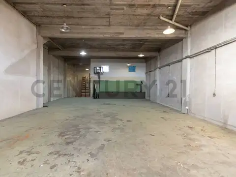VENTA PERMUTA DEPOSITO EN VILLA BOSCH CON OFICINAS Y PATIO
