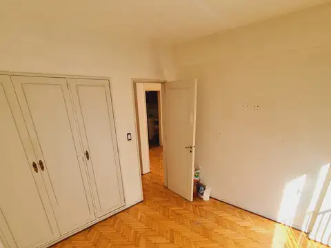 2 AMB FRENTE CON BALCON, LAVADERO  SOBRE  ALBERTI 56 (BARRIO: BALVANERA).