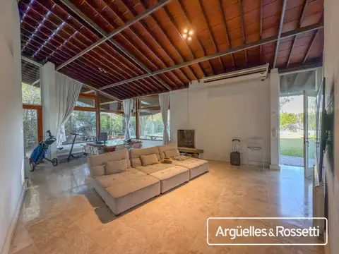 Casa en Venta en Funes, USD 688.000