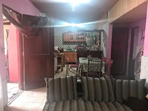 VENTA CASA 3 AMBIENTES CON LOCAL Y DEPTO. EN LA REJA