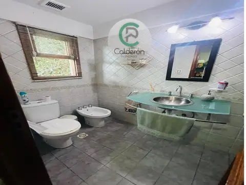 Casa en Alquiler Temporal con 5 cocheras