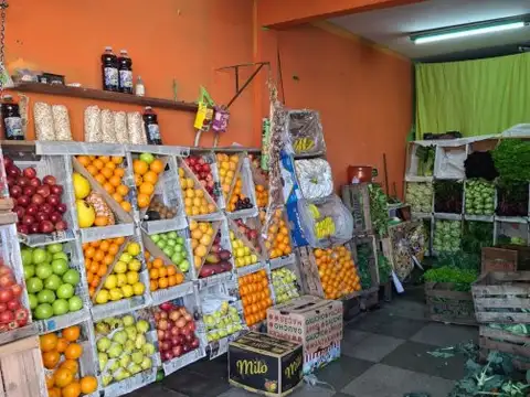 Local con Vivienda en Venta en José Mármol