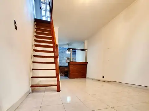 Casa 2 ambientes con 2 baños