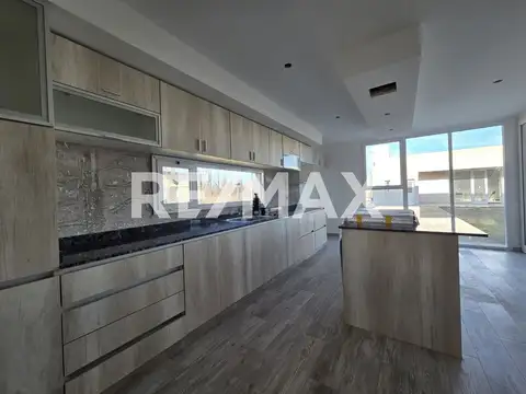 Casa en Venta en Neuquen, USD 350.000