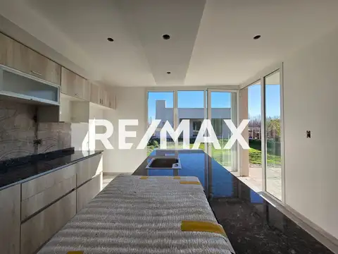 EN VENTA | CASA 6 DORMITORIOS | Bº CARDINAL SUR