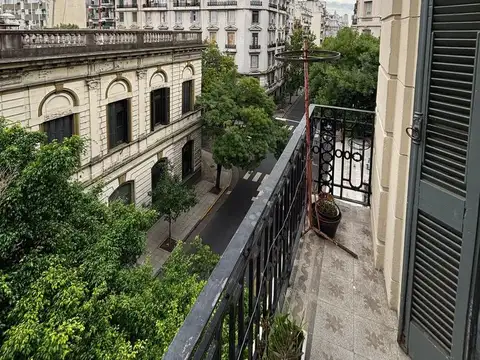 Venta Departamento - Luminoso - Congreso - 6 ambientes al frente - 185m2