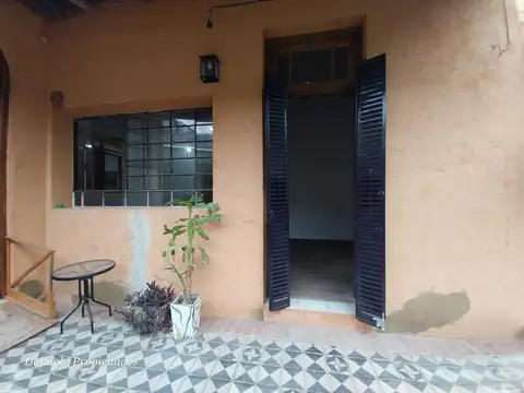 Depto Tipo Casa 2 ambientes con 1 baño