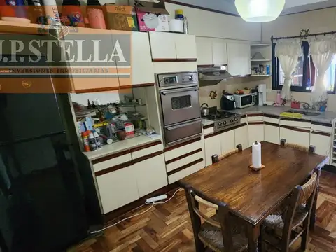 Chalet 3 ambientes c/ garaje y pileta - 100 m² Edificados - San Justo