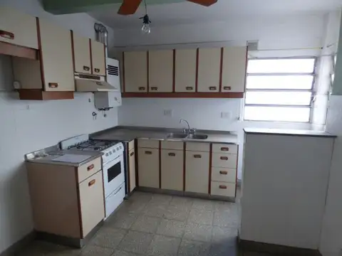 Departamento 5 ambientes con 1 baño