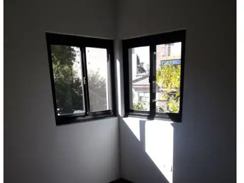 ALQUILO SAN LORENZO 3858. 1 DORMITORIO. ESCALERA.BAJAS EXP