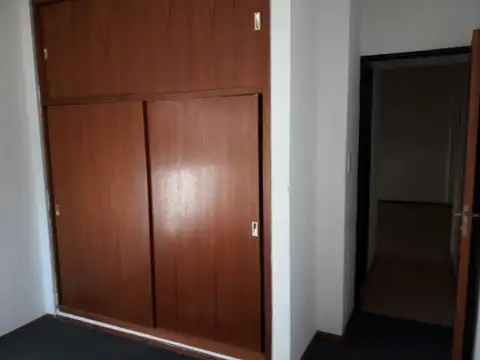 Departamento en Alquiler en Luis Agote, $ 430.000