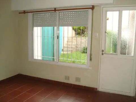 Arana e/ Moreno y Montiel