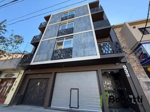 Departamento DOS AMBIENTES AL FRENTE con balcón en alquiler