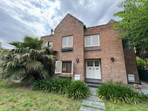 Excelente casa en Fisherton en barrio privado 4 dormitorios