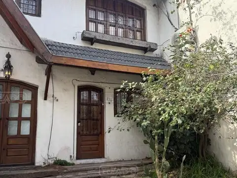 Casa en Alquiler en Parque Rivadavia, $ 1.580.000