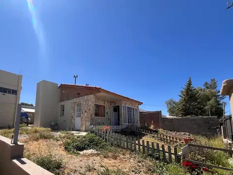 CASA CON QUINCHO+GALPÓN