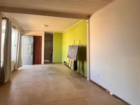 Casa en Alquiler con 1 cochera