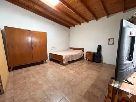 Casa 5 ambientes con 1 baño
