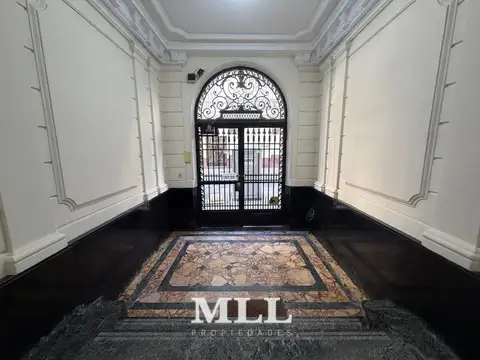 Juan D. Perón y Av. Callao. Antiguo. Categoría, 7 Piso. Muy luminoso, Sup 131 m2