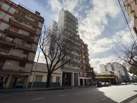EXCELENTE 2 AMBIENTES MODERNO Y MUY LUMINOSO! CON PARRILLA Y PILETA!