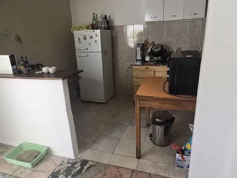 Venta PH  2 amb. c/Patio, sin expensas en Caseros Centro.