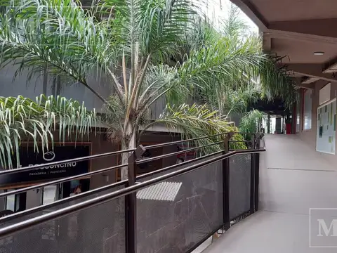 Local en venta en planta alta en Via Pilar