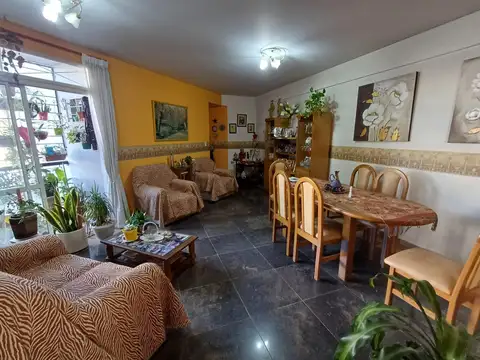 Departamento 3 ambientes con cochera en venta