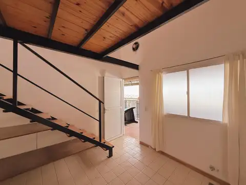 Depto Tipo Casa en Alquiler de 2 ambientes