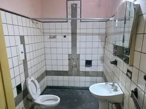 Depto Tipo Casa en Venta 80 años