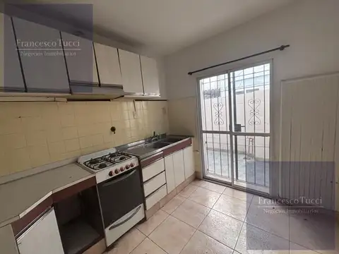 Depto Tipo Casa en Venta 40 años