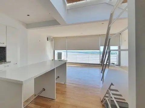 Av Candido Carballo 230 , Piso 8