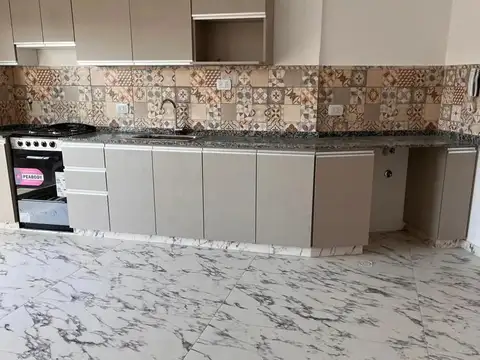 Departamento de 3 ambientes  en ALQUILER en Parque Patricios