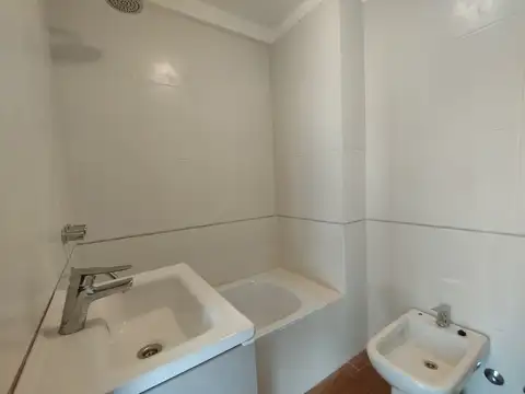 Monoambiente a estrenar con balcón, aire acondicionado, placard y balcón