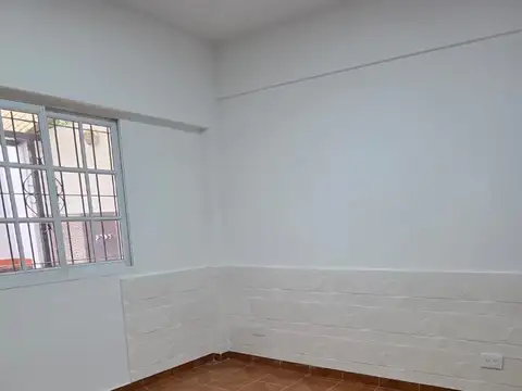 Departamento en Alquiler en Villa Luzuriaga, $ 670.000