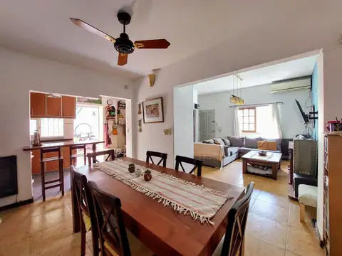 Casa 3 ambientes con 2 baños