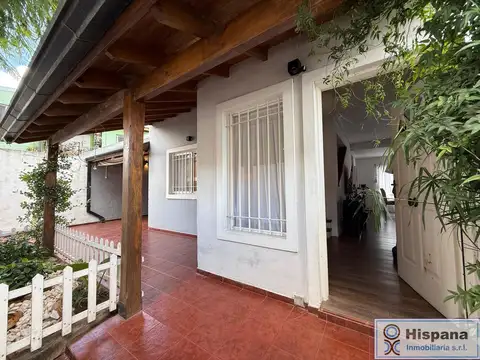 Casa en venta APTA CREDITO BANCARIO! sobre la calla Olavarría. En el Centro de Del Viso, Pilar.