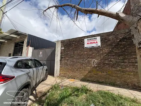 Galpón de 500 metros 350 metros cubiertos Zona Industrial