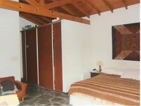 Casaquinta 4 Dormitorios 3000m2