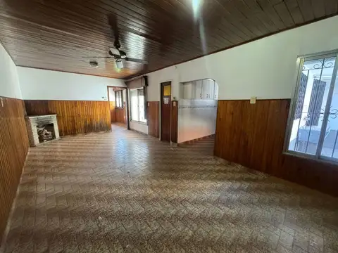 Casa 4 ambientes con 1 baño