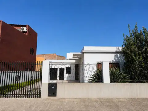 CASA EN VENTA ALDO BONZI APTA CREDITO 4 AMBIENTES