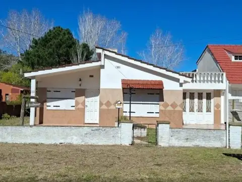 CASA + DEPARTAMENTO EN AGUAS VERDES