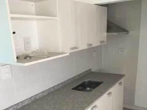 Depto Tipo Casa en Alquiler en Caseros, $ 600.000