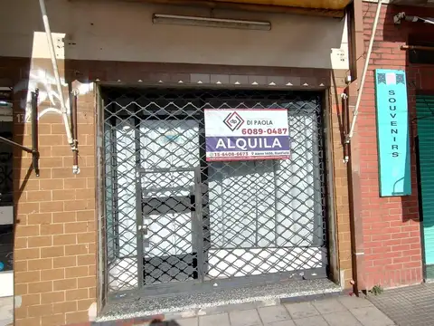 Excelente local comercial c/baño!