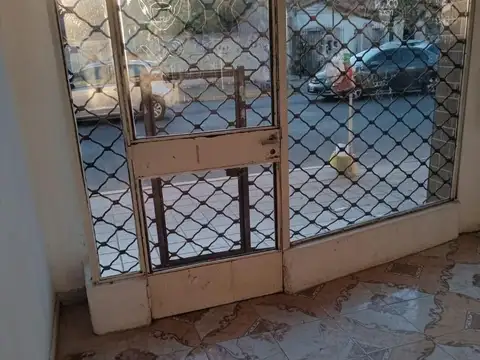 Local en Alquiler en Banfield, $ 450.000