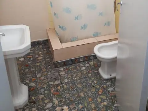 Casa 3 ambientes con 2 baños