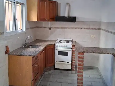 Depto Tipo Casa en Alquiler de 1 dormitorio