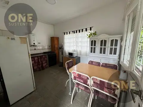 Casa con lote propio en Banfield Este
